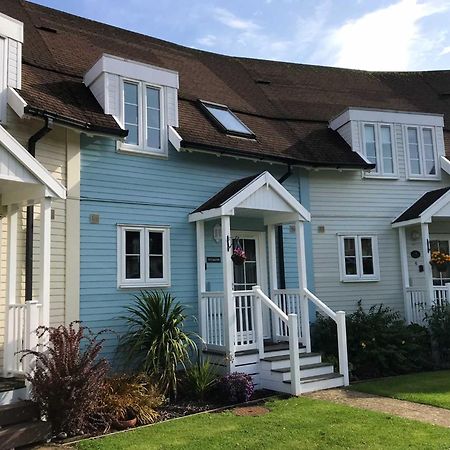 Nyhavn Lakeside Cottage Cirencester Bagian luar foto