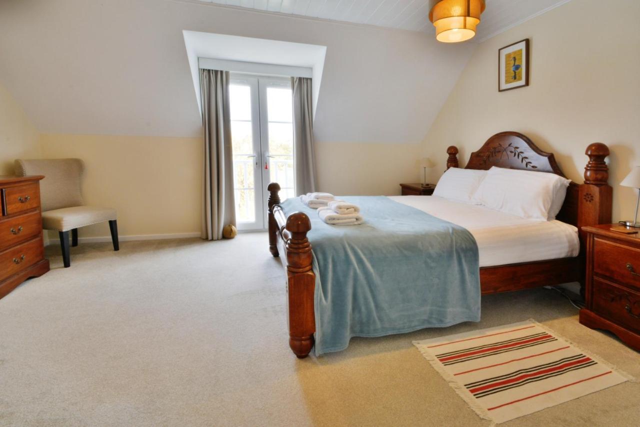 Nyhavn Lakeside Cottage Cirencester Bagian luar foto