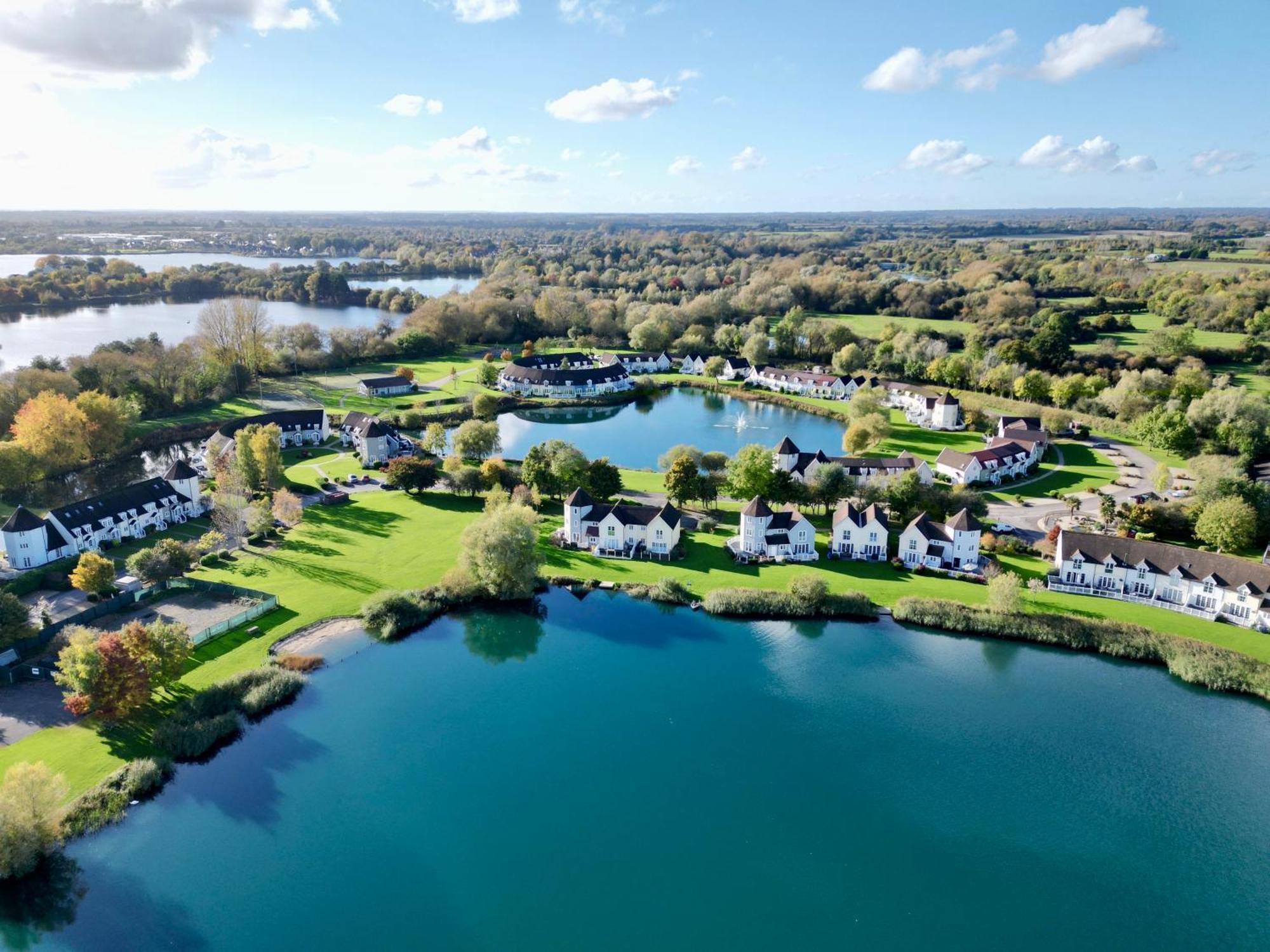 Nyhavn Lakeside Cottage Cirencester Bagian luar foto