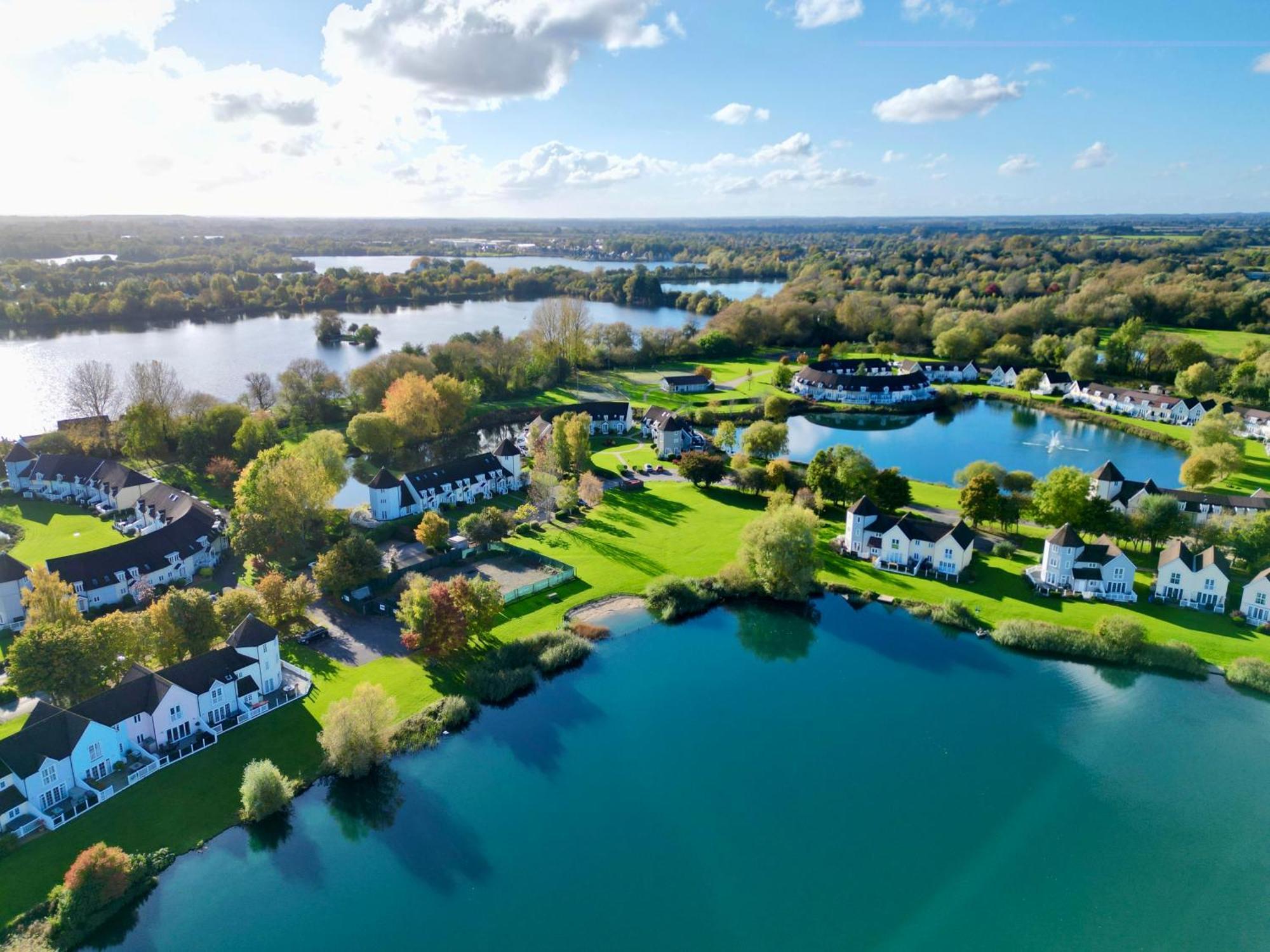 Nyhavn Lakeside Cottage Cirencester Bagian luar foto