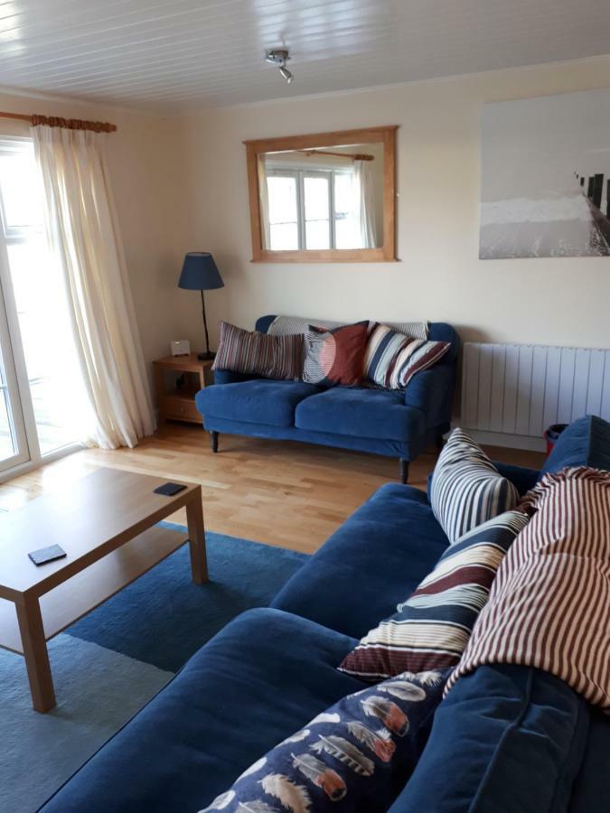 Nyhavn Lakeside Cottage Cirencester Bagian luar foto